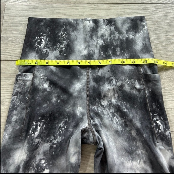 Athleta Salutation Stash Pocket II Capri Leggings in Gray Tie Dye - Picture 11 of 14